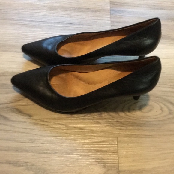 ANTONIO MELANI Shoes - Elegant Black Women's Pumps by Antonio Melani Size 7